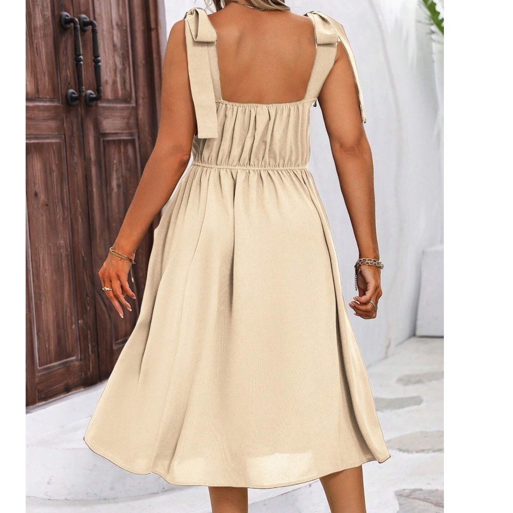 Plus Solid Shoulder tie Sweetheart neck Cami Midi Dress - Picture 3 of 7